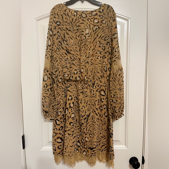 WHBM Leopard Print Blouson Dress. - Picture 5 of 9